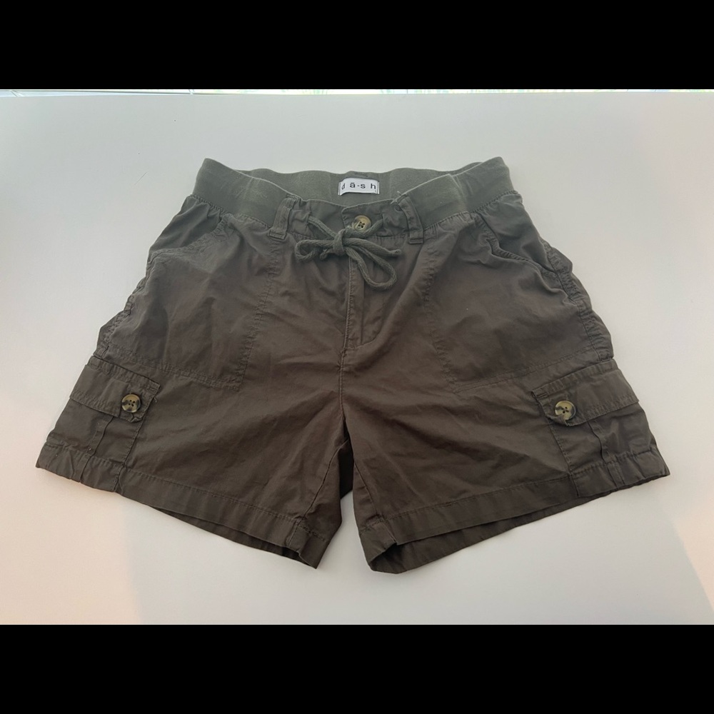 Dash women short green good condition and it used